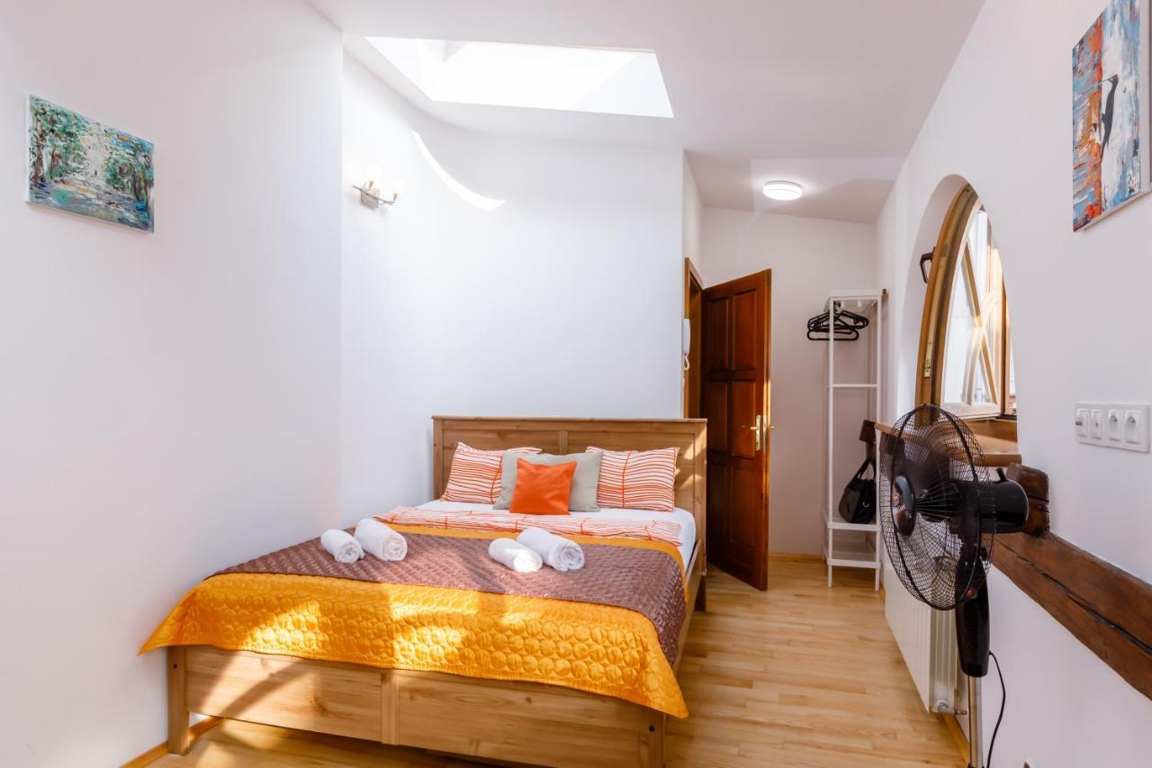 Ok Main Square Apartments Krakow Dış mekan fotoğraf